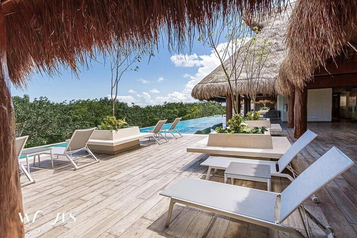 2 Rec. | Roof C/Infinity Pool + Jacuzzi | Amplio Apartment Tulum